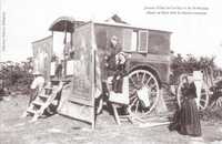  1900-1914 Jeunes filles de Corlay et de st Nicolas allant se faire dire la bonne aventure_new.jpg 